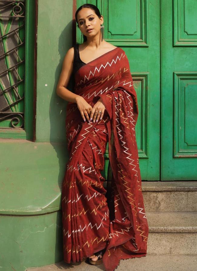 Faux Georgette Red Daily Wear Thread Work Saree